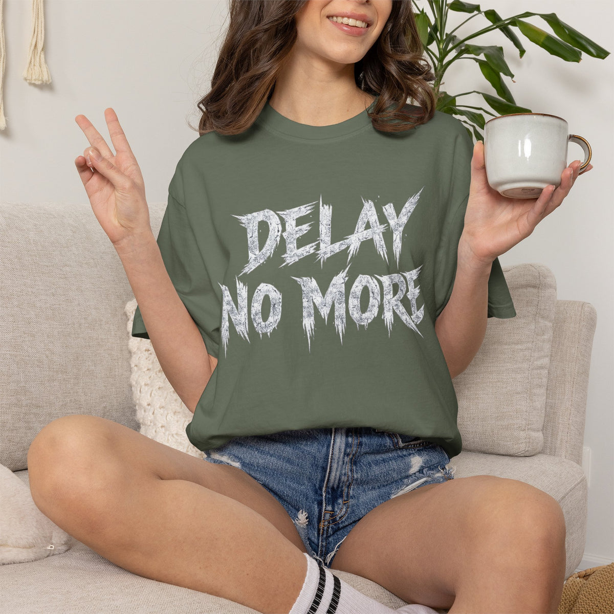 Graphic Tee — Delay No More 不再拖延